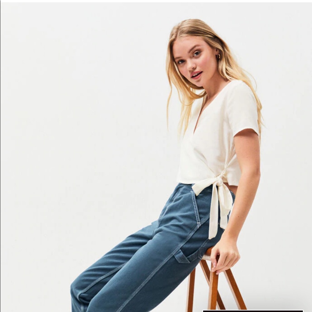 PACSUN WHITE WRAP SHIRT